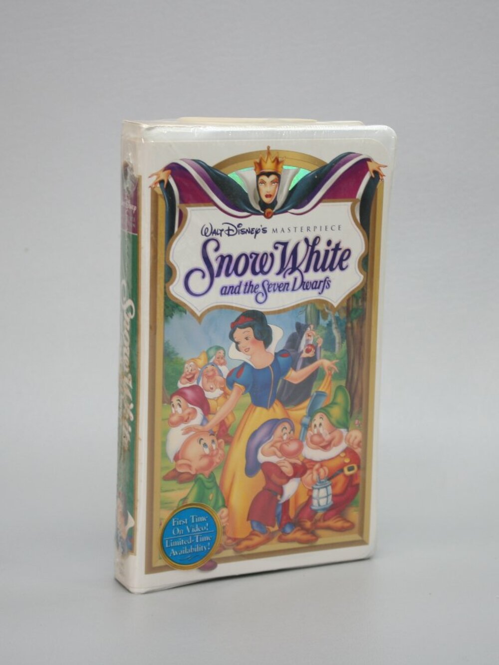 Walt Disney's Snow White and the Seven Dwarfs 1994 Factory Sealed VHS Video Tape